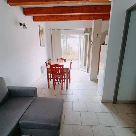 La Cour Des Miracles Aparthotel
